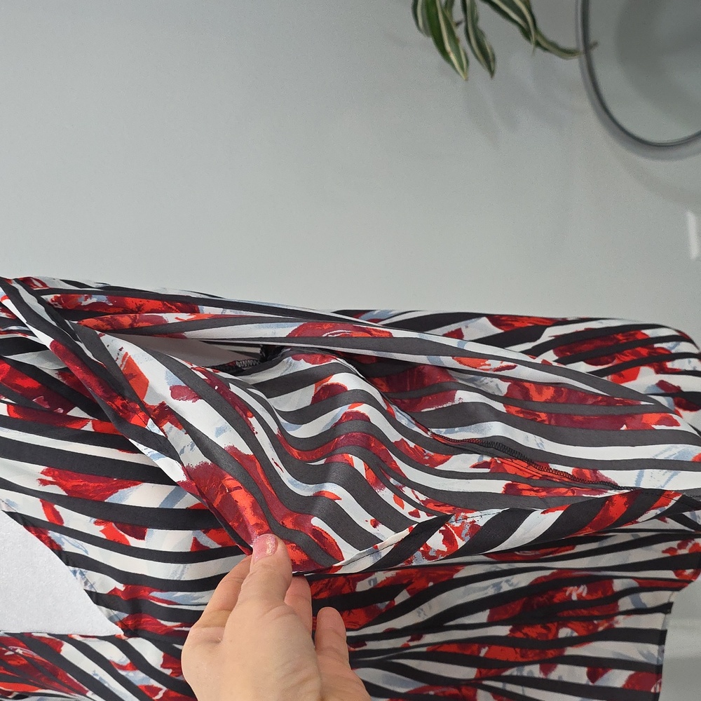 NWT Elegant Red and Black Striped Women's Blouse Open Sleeves - Picture 2 of 9